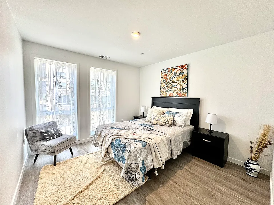 915-919 N Broad St #401
