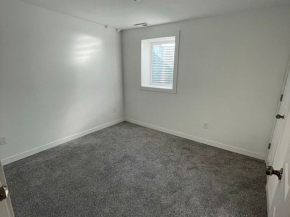 3rd image of 1329 W Park Ave