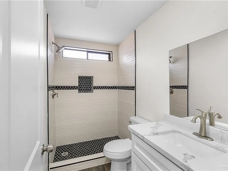 211 Gastel Cir #4 — Photo 5