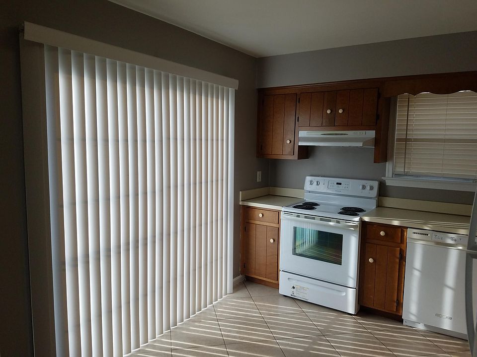 1st image of 366 Thorncliff Dr