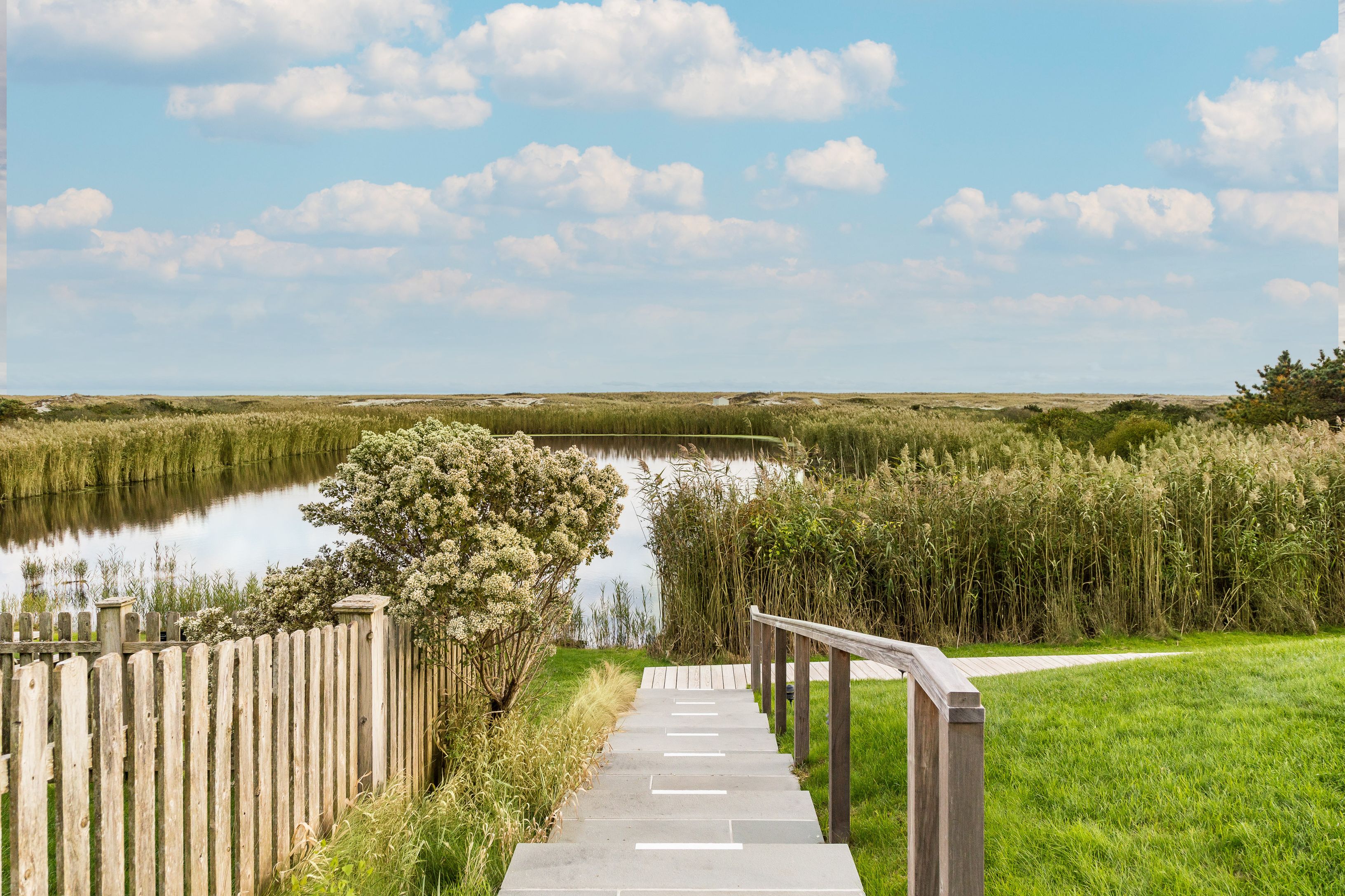 379 Bluff Rd Ocean Dunes, Amagansett, NY 11930 Out East