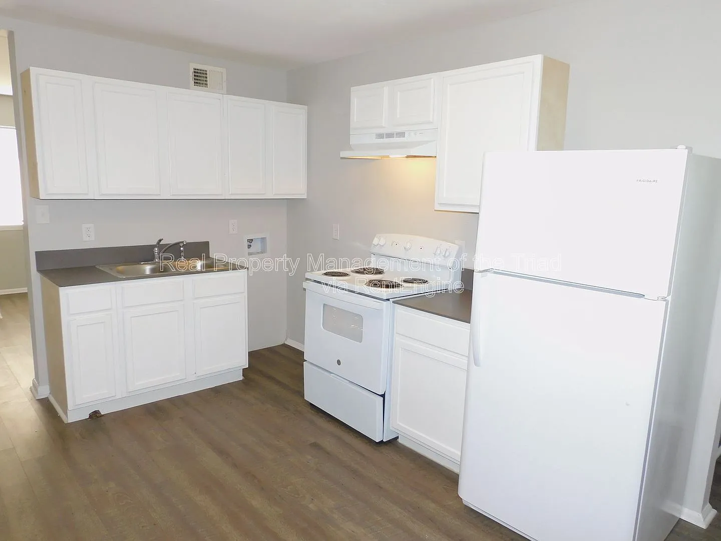 2 bed, 1.0 bath, 800 sqft, $799 — Photo 4