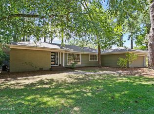 4001 Cabell Ln, Jackson, MS 39206
