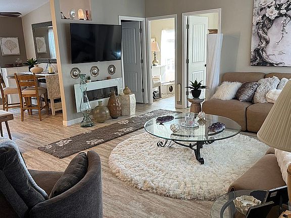 5th image of 610 Vaughan Ln Unit 80