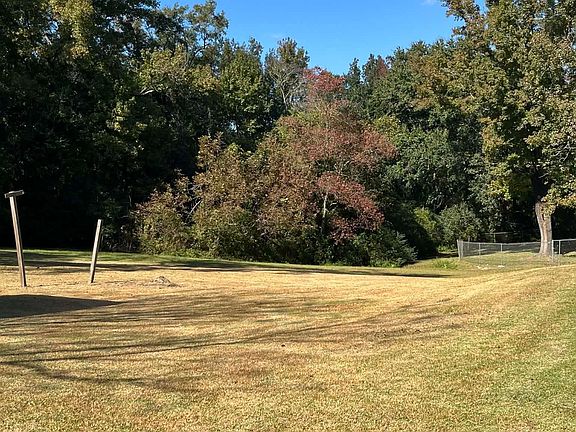 2nd image of 600 Hardy Ave