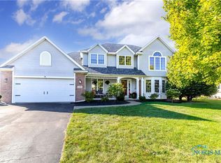 320 Ridgepoint Cir, Waterville, OH 43566