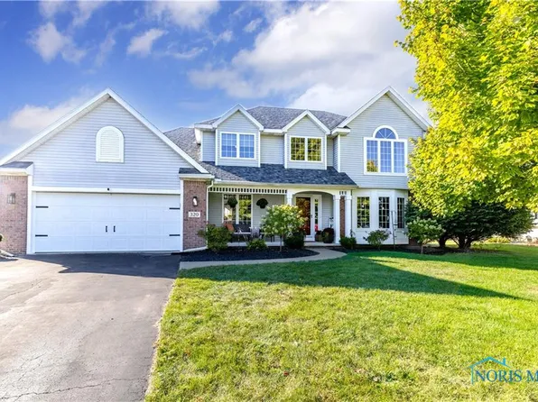 320 Ridgepoint Cir, Waterville, OH 43566
