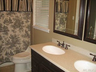4th image of 52 Elderwood Ln