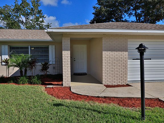 4th image of 1065 Wexford Way