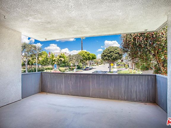 3rd image of 5300 Fairview Blvd APT 4