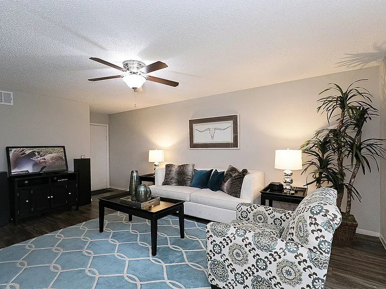 City Crest Apartments — Photo 84