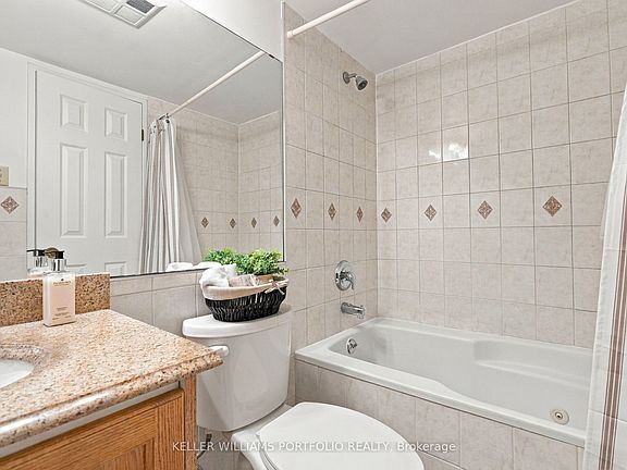 4th image of 55 Centre Ave #2304