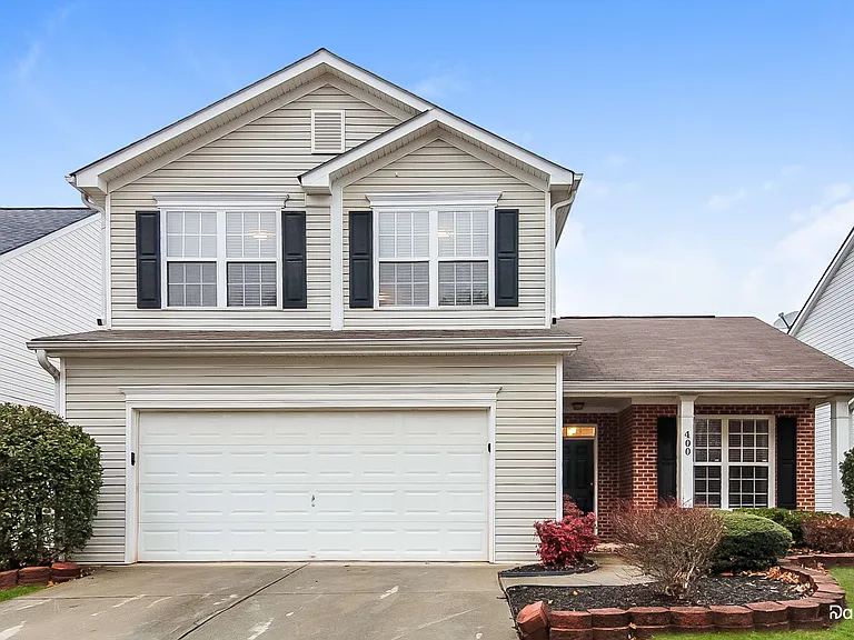 400 Clairidge Ln SW — Photo 1