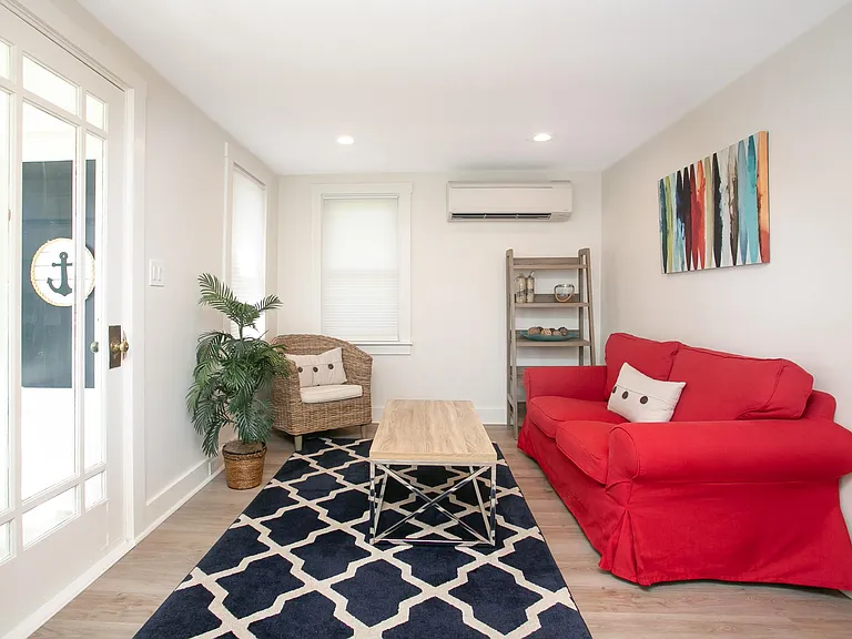 113 Aquidneck Ave — Photo 13