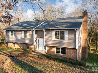 2016 19th Avenue Cir NE, Hickory, NC 28601