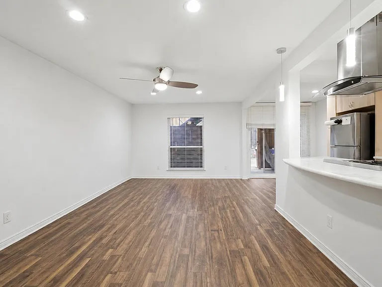 15909 Stillwood St #1085 — Photo 15