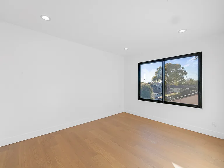 853 Oak St #B — Photo 14