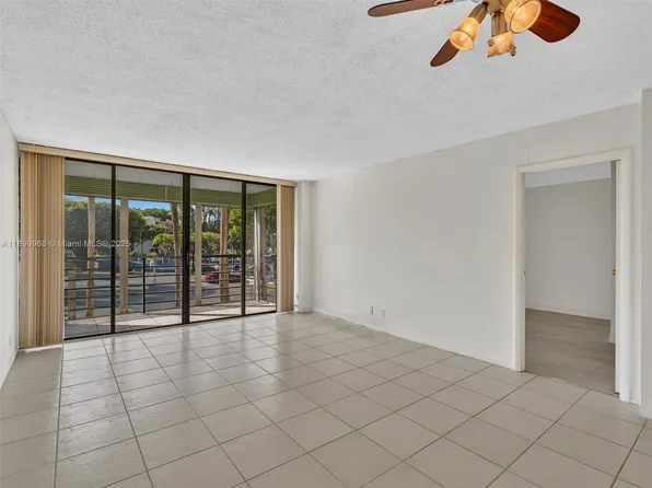 20500 W Country Club Dr APT 203, Aventura, FL 33180