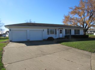 6 Ivy Cir, Clinton, IL 61727