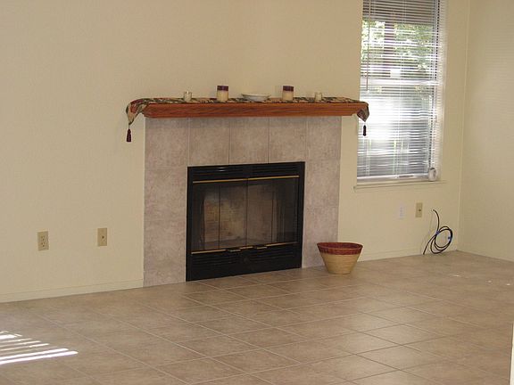 Family Room w/ Fireplace