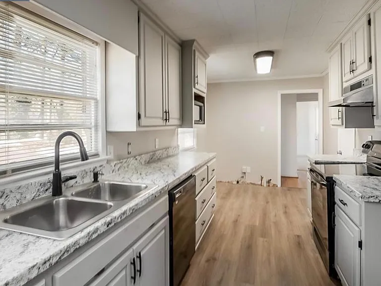 1409 Union Chapel Rd — Photo 5