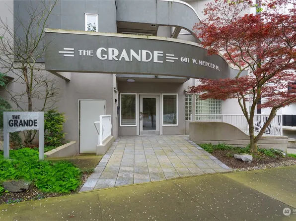 601 W Mercer Place #202, Seattle, WA 98119