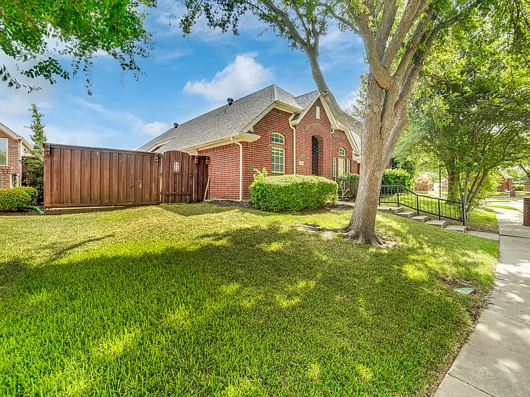 3116 Glen Canyon Dr — Photo 2