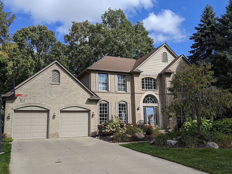1st image of 45542 White Pines Dr