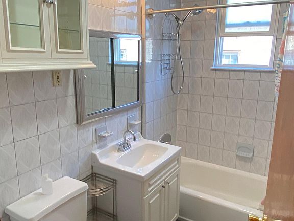 5th image of 165 Catskill Ave Floor 1