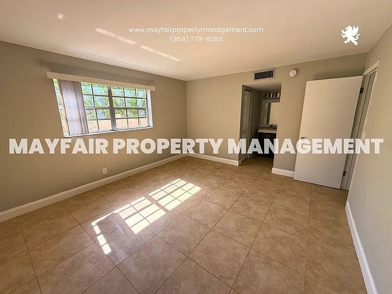 10534 NW 29th Ct — Photo 7