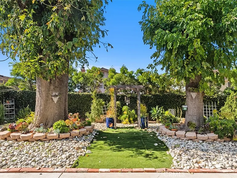 3926 Acacia St — Photo 30