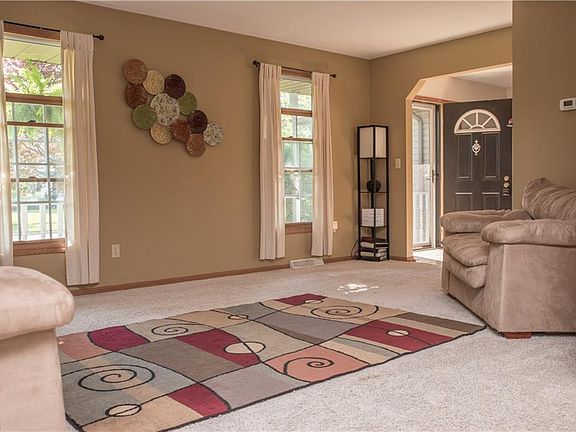 5th image of 3854 Royal Oak Dr