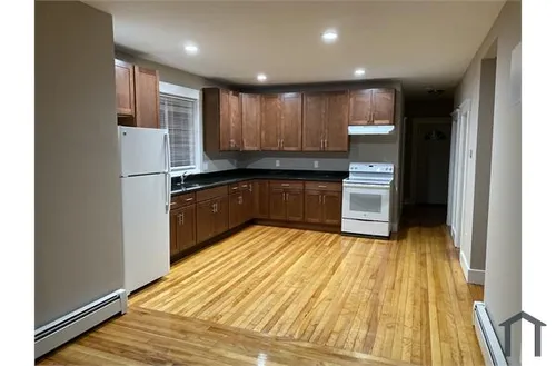 27 King Philip Rd Photo 1
