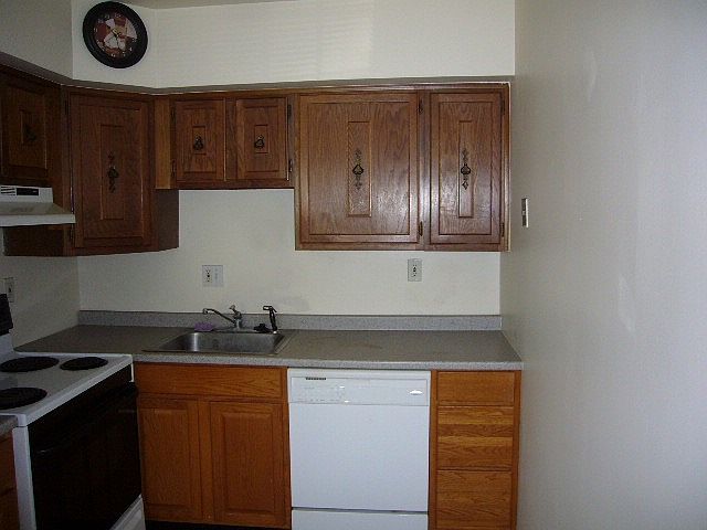 2nd image of 262 Washington Pl