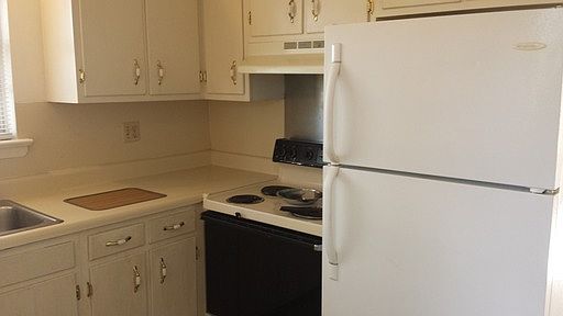 3rd image of 3263 Idlewild Dr