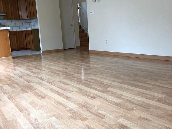 2nd image of 2827 Rainview Dr