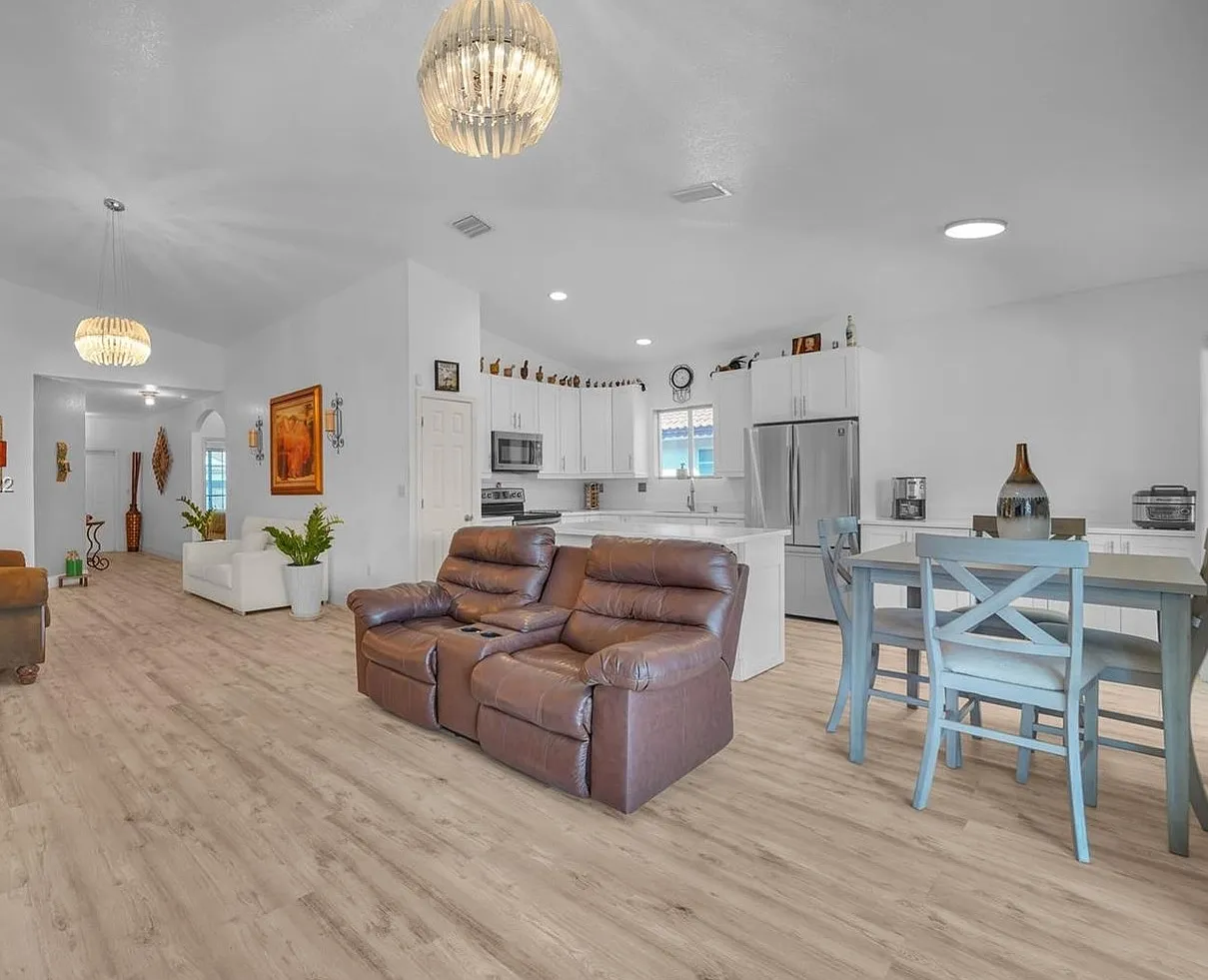 4 bed, 2.5 bath, 1725 sqft, $3,800 — Photo 4