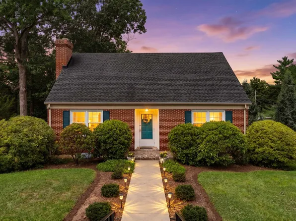 753 Hillcrest Dr, Staunton, VA 24401