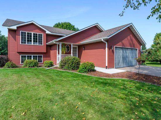 810 Southview Ave, Braham, MN 55006