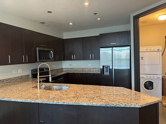 4th image of 1510 Demonbreun St #611