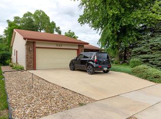 747 Wildwood Rd, Waterloo, IA 50702