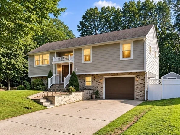 2 Cutter Ln, Dartmouth, MA 02748