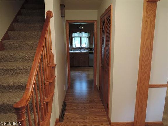 2nd image of 445 Arbor Cir