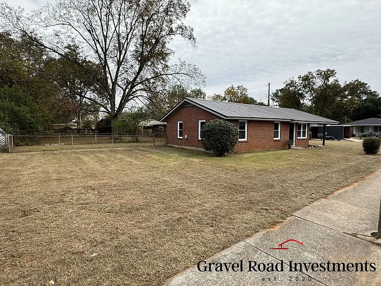 2103 Martin Luther King Jr Blvd — Photo 14