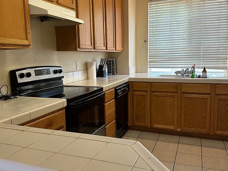 1942 Winter Haven Dr — Photo 3