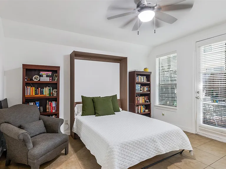 8817 Lakeshore Bend Dr — Photo 26