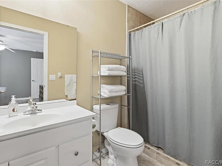 3220 E Rogers St — Photo 12