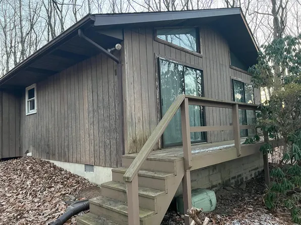 181 McMichaels Ct, Stroudsburg, PA 18360