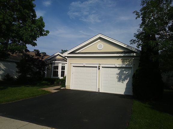3rd image of 165 Southampton Dr