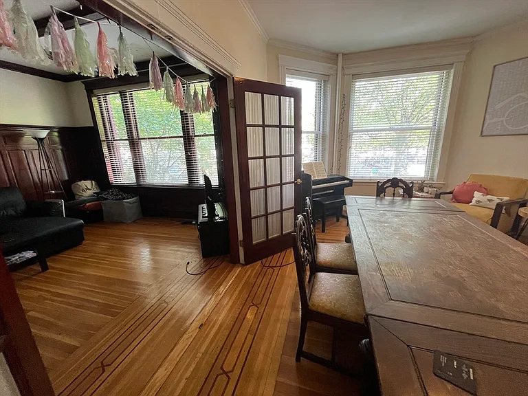 1033 Beacon St #1 — Photo 8